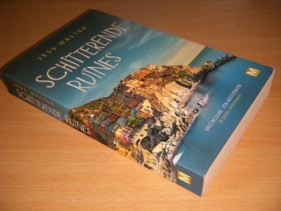 Boek met de titel: Schitterende ruines