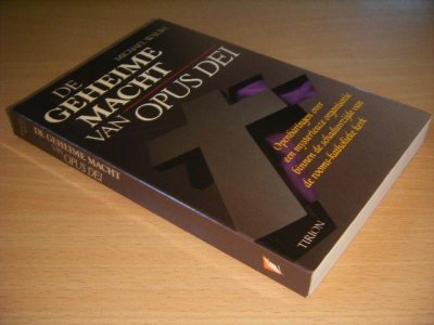 Boek met de titel: De geheime macht van Opus Dei