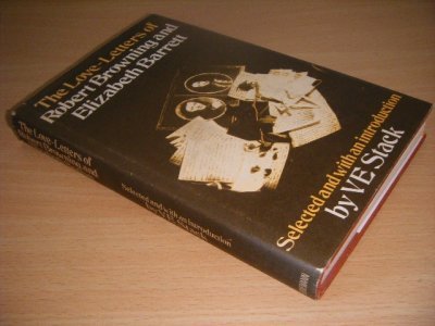 Tweedehands boek: The Love-Letters of Robert Browning and Elizabeth Barrett van auteur V.E. Stack (ed.) - Hardcover with dustjacket, traces of use, in good condition.