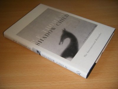 Boek met de titel: Shadow Child