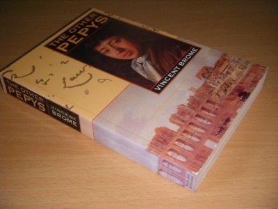 Tweedehands boek: The Other Pepys van auteur Vincent Brome - Paperback, crease in spine, in good condition. WIth pictures.