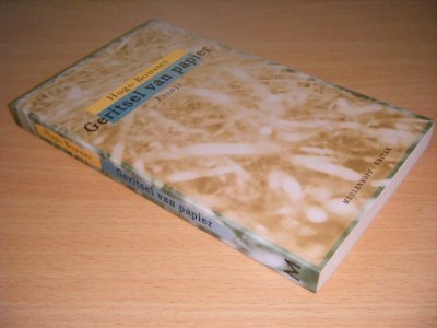 Boek met de titel: Geritsel van papier