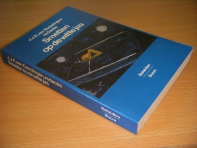 Tweedehands boek: Smetten op de witte jas van auteur J.J.E. van Everdingen (red.) - Paperback, in goede staat. Geillustreerd.