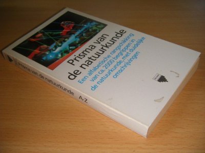 Tweedehands boek: Prisma van de natuurkunde van auteur Redactie - Pocket, met leesvouwen, in goede staat.
