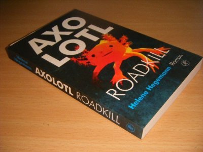 Boek met de titel: Axolotl roadkill