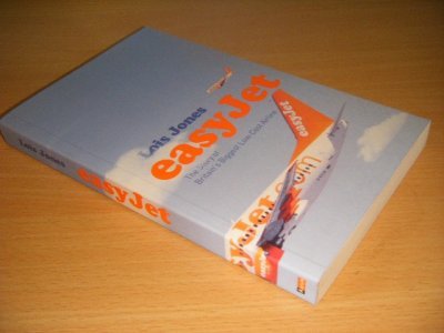 Tweedehands boek: EasyJet. van auteur Jones, Lois  - Paperback, as new.