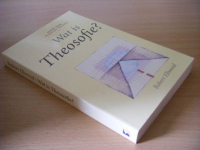 Tweedehands boek: Wat is Theosofie? van auteur Robert Ellwood - Paperback, licht verkleurde rug, gebruikssporen, in goede staat.