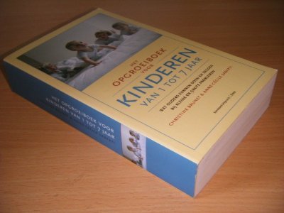 Tweedehands boek: Het opgroeiboek voor kinderen van 1 tot 7 jaar van auteur Christine Brunet en Anne-Cecile Sarfati - Paperback, als nieuw. Mooi ex. 