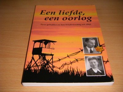 Tweedehands boek: Een liefde, een oorlog van auteur Jaap Ekhart (redactie) - Paperback, in zeer goede staat.