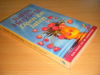 Tweedehands boek: Doen en laten van auteur Judith Herzberg - Pocket, met leesvouwen, verkleurde rug, in goede staat.