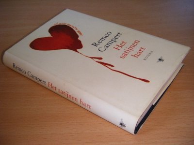 Boek met de titel: Het satijnen hart