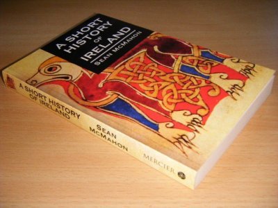 Boek met de titel: A Short History of Ireland