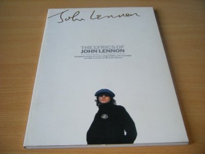 Tweedehands boek: The Lyrics of John Lennon van auteur John Lennon - Paperback, in good condition.