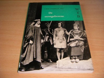 Tweedehands boek: De eerstgeboren van auteur Christopher Fry - Paperback met omslag, gebruikssporen, in goede staat.
