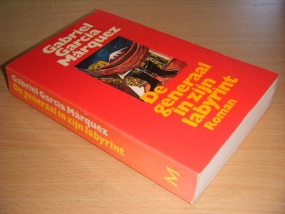 Tweedehands boek: De generaal in zijn labyrint van auteur Gabriel Garcia Marquez - Paperback, scheefgelezen, met leesvouwen, licht verkleurde rug, in redelijk goede staat.