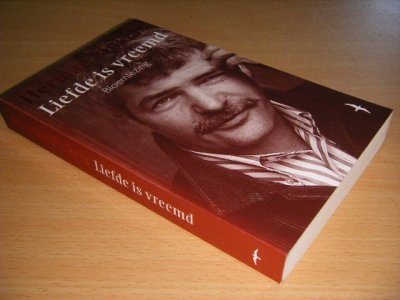 Boek met de titel: Liefde is vreemd