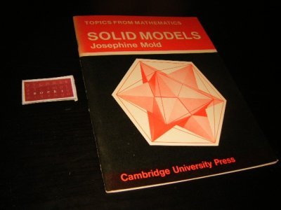 Boek met de titel: SOLID MODELS [Topics from Mathematics]