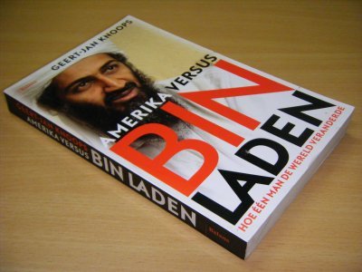 Boek met de titel: Amerika versus Bin Laden
