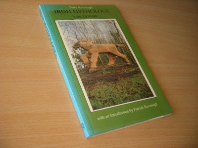 Tweedehands boek: Irish Mythology, a Dictionary van auteur Kavanagh, Peter - Good copy. Engelstalig. Paperback, rug lichtjes verkleurd, zie foto. Ex Libris reliefstempeltje voorin, verder in goede staat.