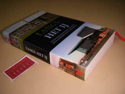 Boek met de titel: Langs het IJ