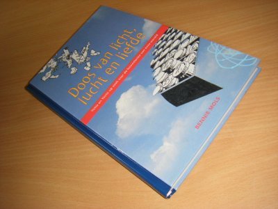 Boek met de titel: Doos van licht, lucht en liefde.