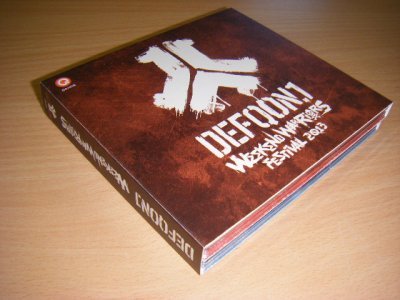 Tweedehands boek: CD - Defqon 2013 - Weekend Warriors Festival 2013 van auteur Defqon - 4 discs in oorspronkelijke verpakking. CD1 Hardstyle mixed by Frontliner CD2 Hardcore mixed by Endymion CD3 Qult mixed by GECK-E en CD4 The sound of Defqon.1