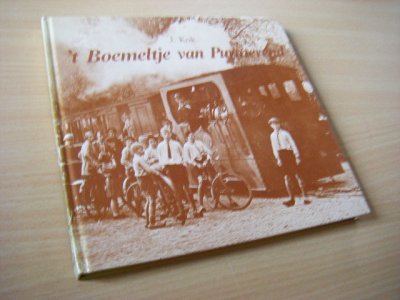 Boek met de titel: 't Boemeltje van Purmerend. 