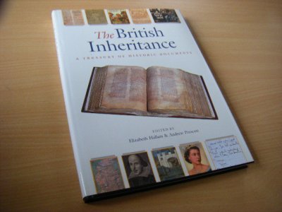 Tweedehands boek: The British Inheritance.  van auteur Hallam, Elizabeth & Andrew Prescott - Gebonden met stofomslag, Engelstalig. Exlibris voorin, In zeer goede staat. 