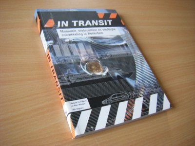 Boek met de titel: In transit.