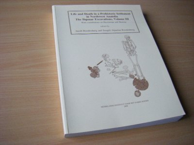 Boek met de titel: Life and Death in a Prehistoric Settlement in NW Anatolia.