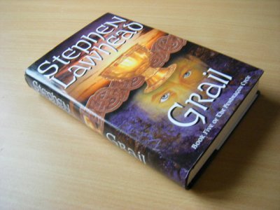 Boek met de titel: Grail. 