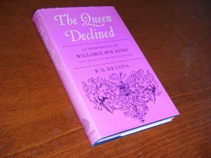 Boek met de titel: The Queen Declined. An Interpretation of Willobie His Avisa with the text of the original edition