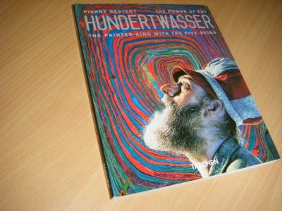 Tweedehands boek: Hundertwasser.  van auteur Restany, Pierre - Paperback, Engelstalig, als nieuw. 