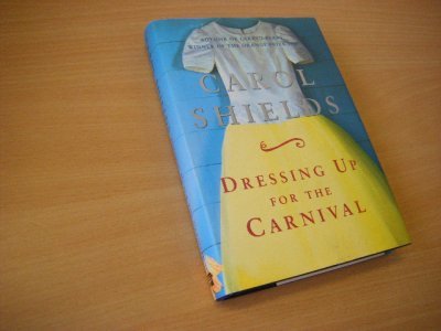 Boek met de titel: Dressing Up for the Carnival [SIGNED by author]