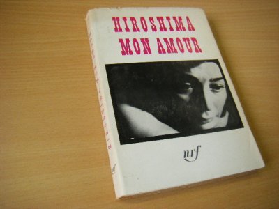 Tweedehands boek: Hiroshima mon amour. Scenario et dialogues, realisation Alain Resnais van auteur Duras, Marguerite - Franstalige paperback, in eerste editie naar aanleiding van de verfilming. In redelijk tot goede staat. 