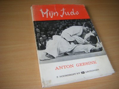 Tweedehands boek: Mijn Judo van auteur Geesink, Anton  - Gebonden. Het boek is in prima staat, maar de omslag is zeer matig. 