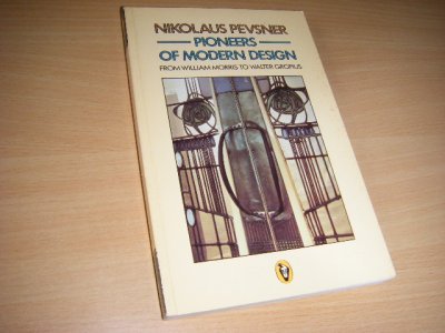 Tweedehands boek: Pioneers of Modern Design van auteur Pevsner,  Nikolaus  - Paperback, als nieuw. Engelstalig. 