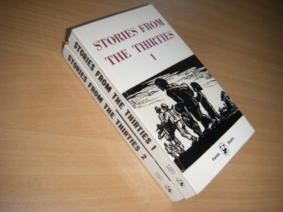 Tweedehands boek: Stories from the Thirties [TWEE delen, niet los verkrijgbaar] van auteur  - 850 pagina's in het Engels vertaalde Chinese literatuur. In twee nette paperbacks. 