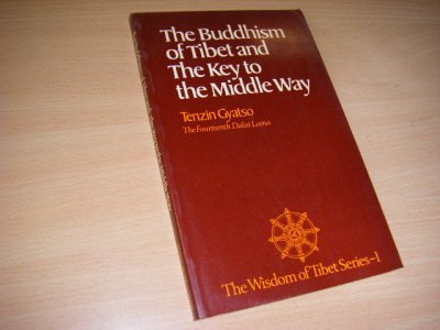 Tweedehands boek: The Buddhism of Tibet and the Key to the Middle Way van auteur Tenzin Gyatso - Engelse paperback, in goede staat.