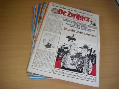 Tweedehands boek: De Zwijger [satirisch WEEKBLAD] van auteur Johan Anthierens, Lum Marien, Jan Blokker, Jan Mulder, Tom Lanoye, en vele anderen  - De tijschriften hebben formaat 40 x 26 cm, en zijn in uitstekende staat. Ze bevatten een schat aan satirische teksten en tekeningen. 
