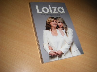 Boek met de titel: Loiza. [GESIGNEERD door moeder en dochter]