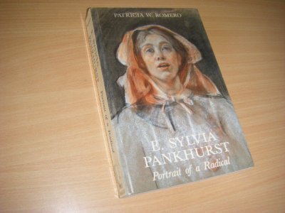 Boek met de titel: E. Sylvia Pankhurst. Portrait of a Radical