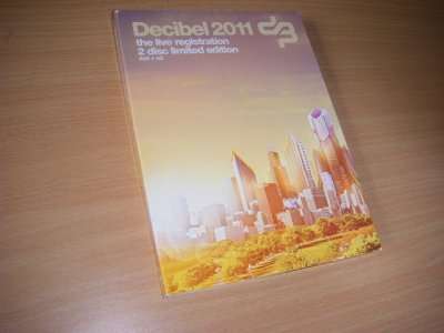 Tweedehands boek: Decibel 2011 the life registration van auteur various artists - Dvd plus cd in goede staat