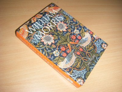 Tweedehands boek: William Morris van auteur Zaczek, Iain  - Engelstalige hardcover, 17 x 13 cm., met omslag, in zeer goede staat, maar met wat vlekjes op de bovensnee. Op de linker (oneven) pagina's staan voornamelijk kleurillustraties. 