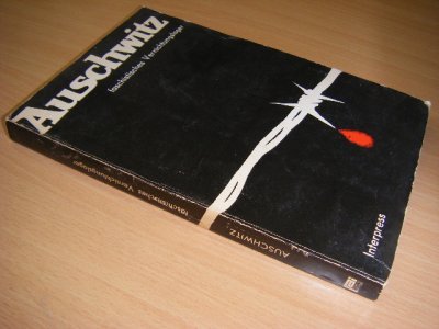 Tweedehands boek: Auschwitz van auteur Wanda Michalak - Paperback, duitse tekst,kleine beschadigingen, maar een goed exemplaar. 
