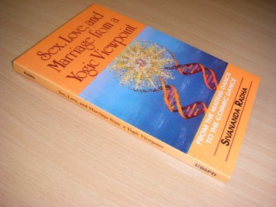 Boek met de titel: Sex, Love and Marriage from a Yogic Viewpoint