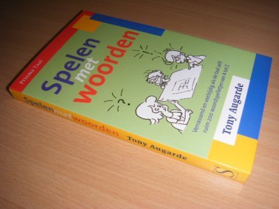Boek met de titel: Spelen met woorden