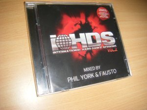 Boek met de titel: IHDS V.2 International Hard Dance Sessions Volume 2