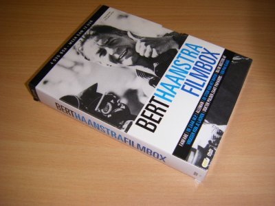 Tweedehands boek: Bert Haanstra Filmbox van auteur Droog, Bernard; Paul Steenbergen ; Ko van Dijk - 4 DVD Box, meer dan 12 uur, in oorspronkelijk hoesje. In goede staat. 