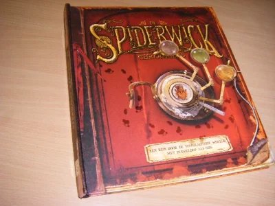 Boek met de titel: Spiderwick Chronicles. Een reis door de toverachtige wereld met Duimeldop als gids